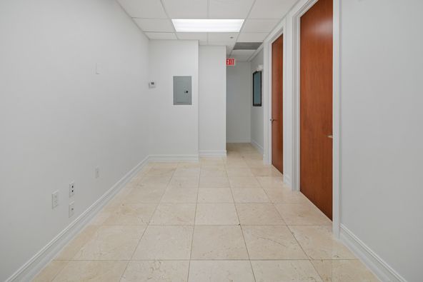 Ponce Tower Office - 510: 1805 Ponce de Leon Blvd, Coral Gables, FL 33134